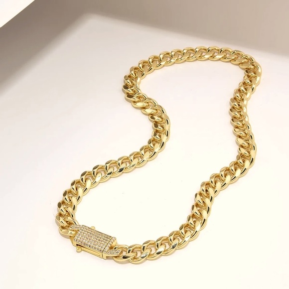 CUBAN LINK CHAIN WITH PAVE CRYSTALS 18KGP UNISEX - Picture 1 of 5